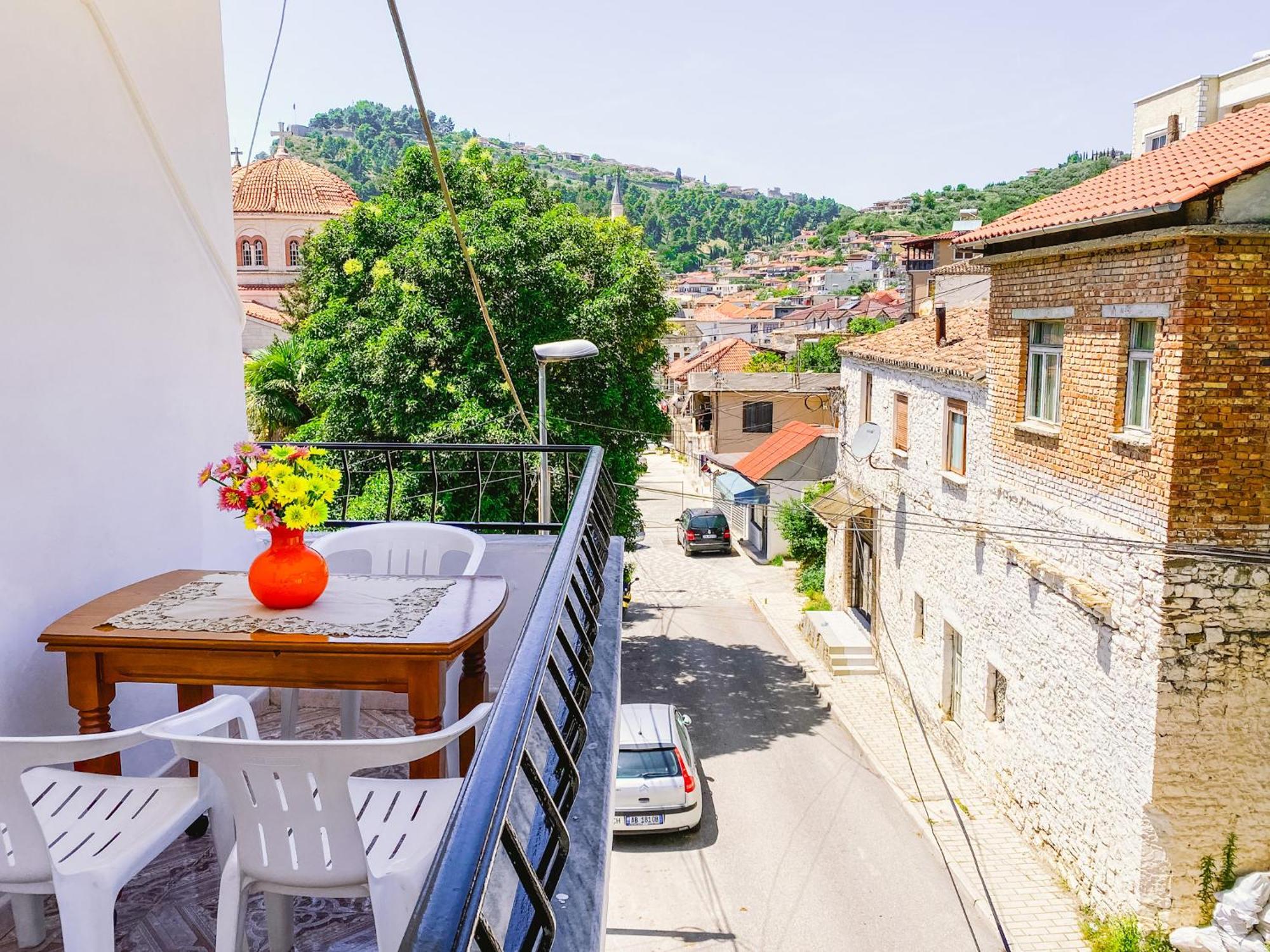 House Of Linda 93 Villa Berat Exterior photo